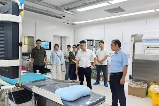 携手并进,共促发展——隆林各族自治县中医医院到我院开展考察交流